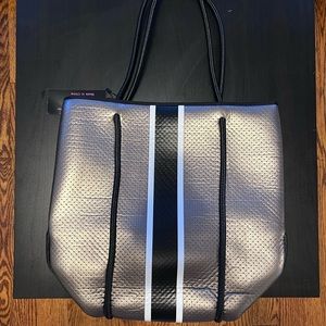 Haute Shore Tote bag
